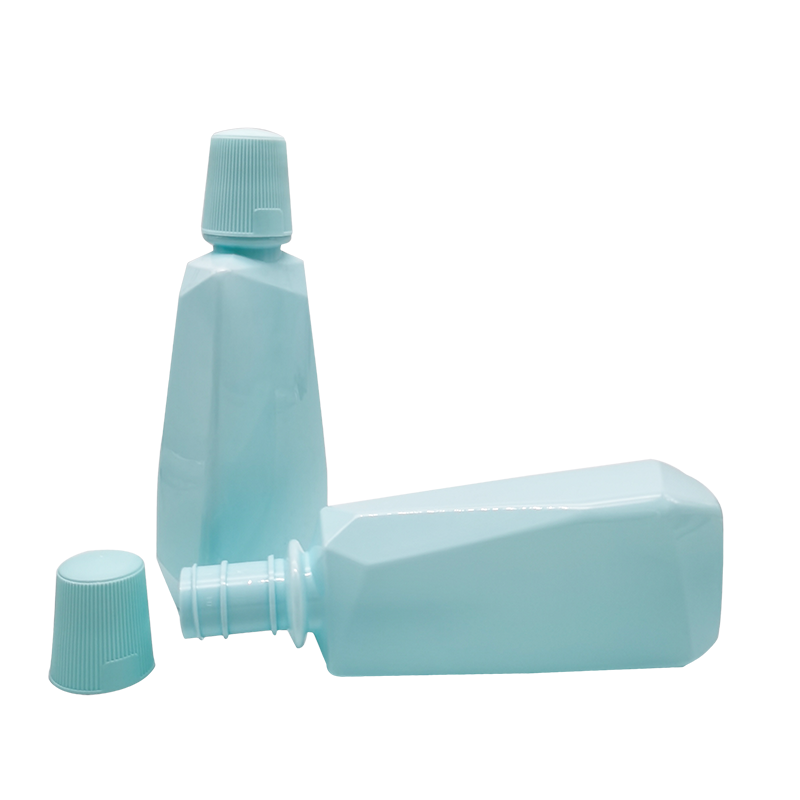 ขวดน้ำยาบ้วนปากสีฟ้า