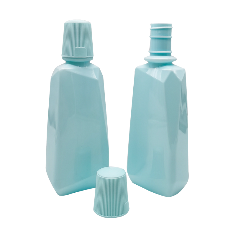ขวดน้ำยาบ้วนปากสีฟ้า