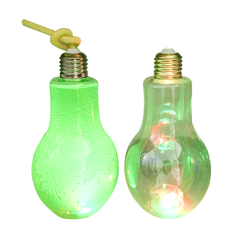 ขวดชานมหลอดฟ้าแลบฟ้าผ่า